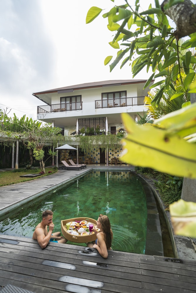 

Roma - Bali, Indonesia - Athaya Ubud
