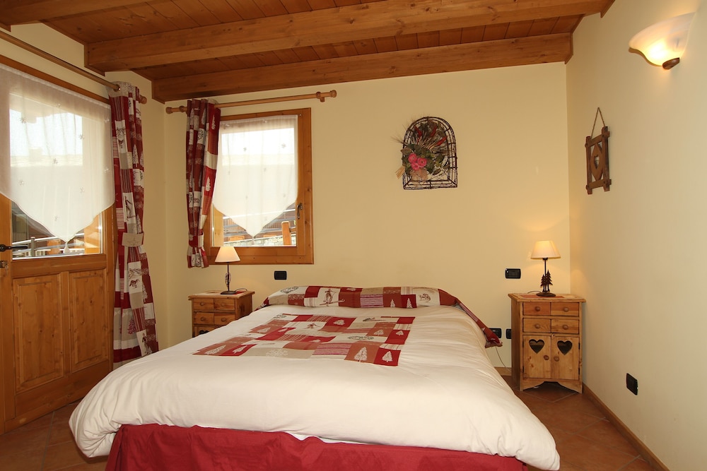 

Napoli - Champoluc - Hotel L'espoir