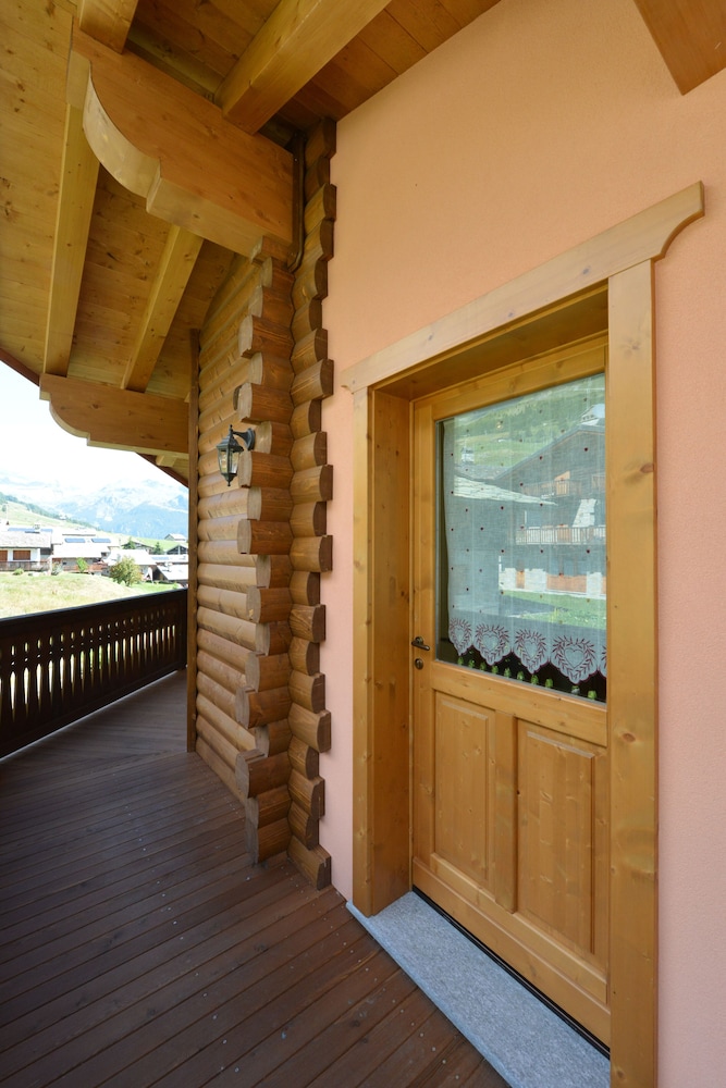 

Napoli - Champoluc - Hotel L'espoir