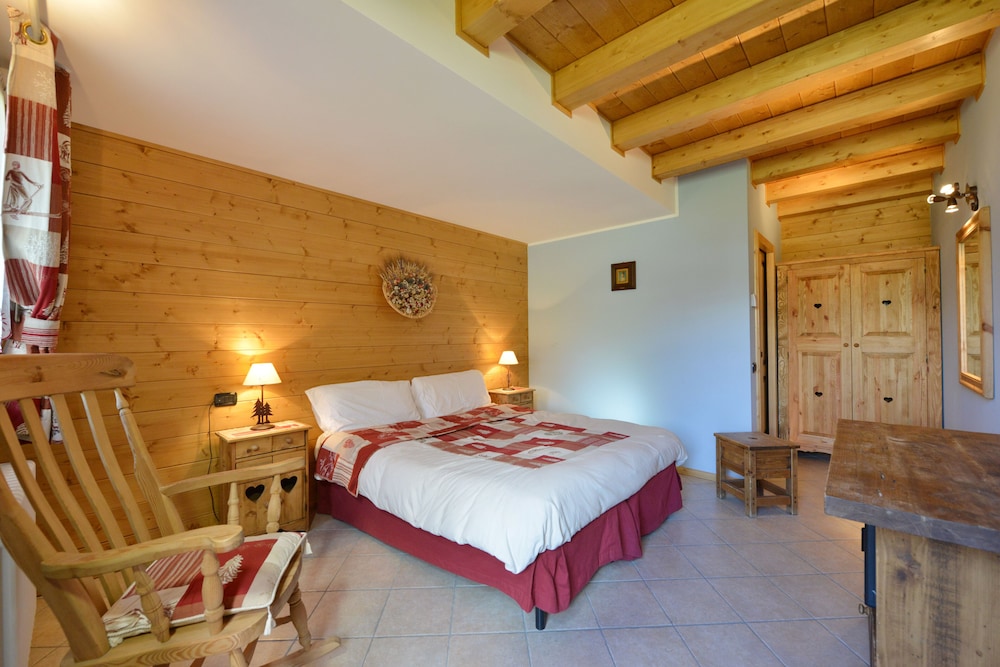 

Napoli - Champoluc - Hotel L'espoir