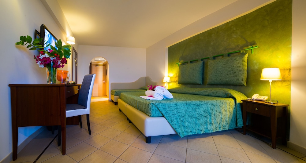 

Napoli - Sant'Alessio Siculo - EliHotel