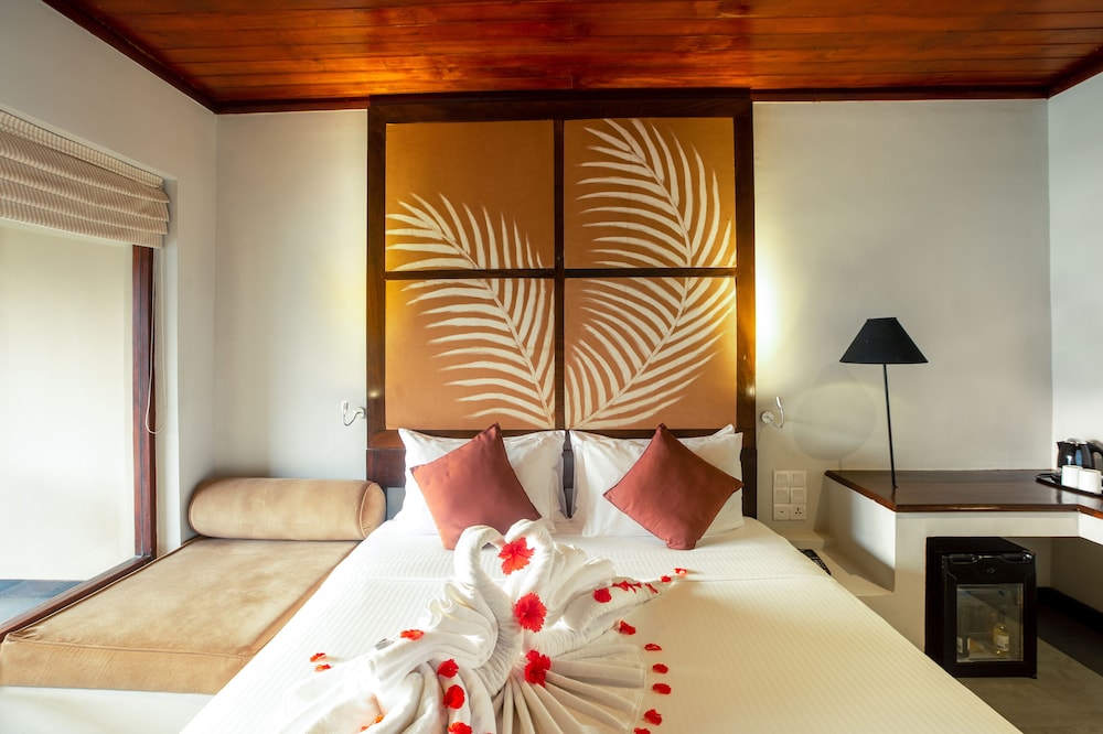 

Roma - Beruwala - Earl's Reef Hotel