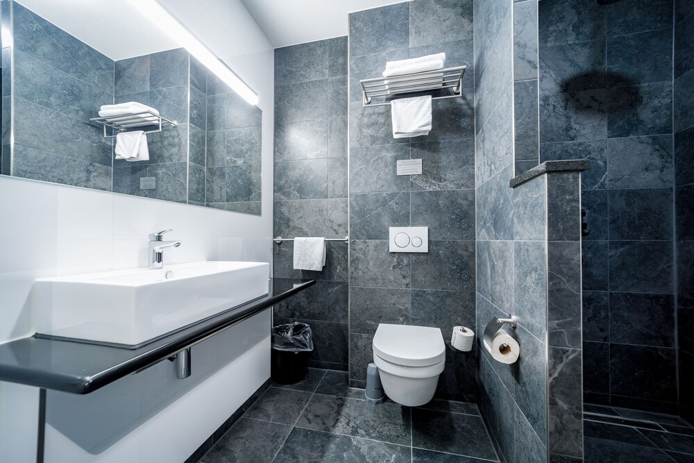 

Napoli - Eindhoven - Bastion Hotel Eindhoven Waalre