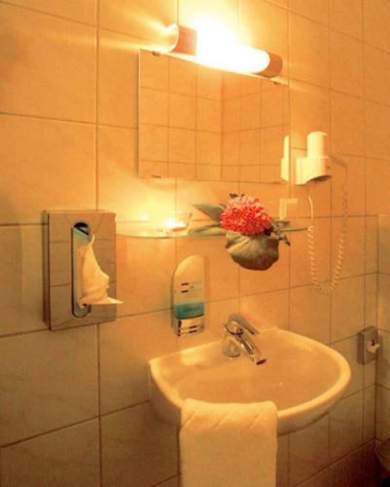 

Milano - Amburgo - Hotel Mercedes/Centrum
