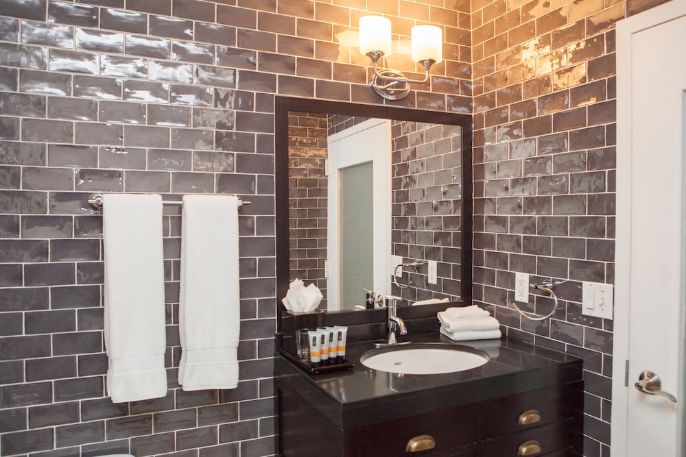 

Roma - East Elmhurst - Ravel Hotel Trademark Collection by Wyndham