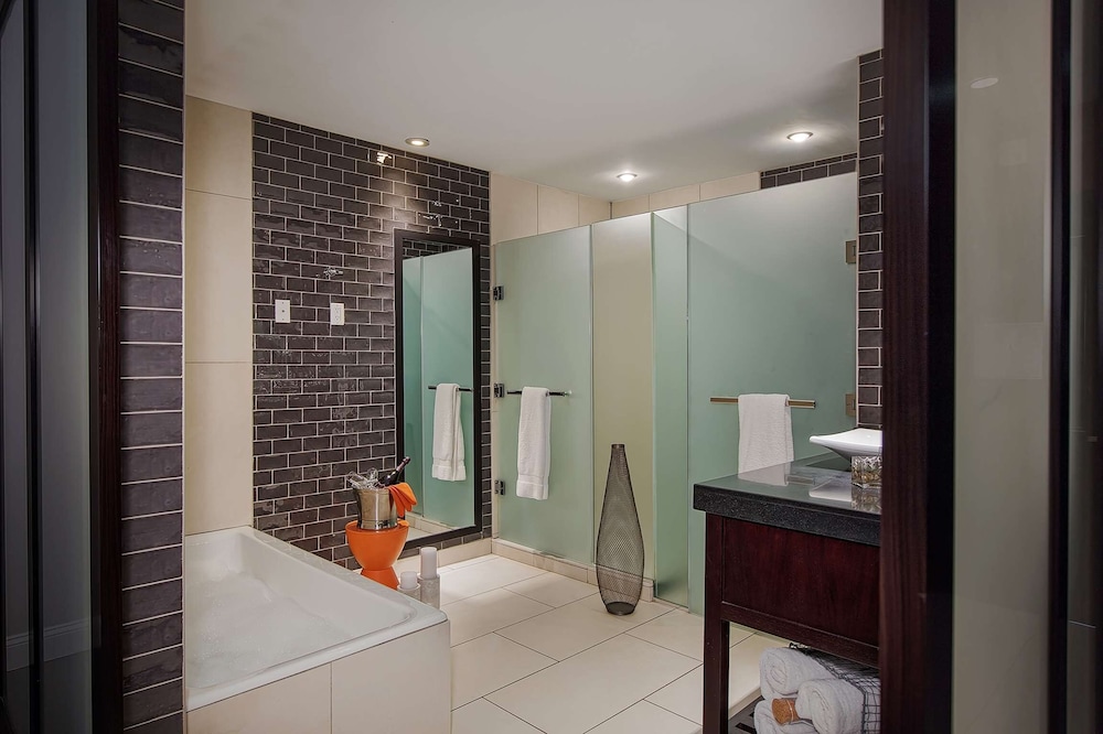 

Firenze - Long Island City - Ravel Hotel Trademark Collection by Wyndham