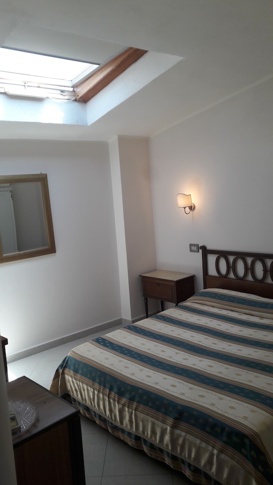 

Milano - Carloforte - Hotel Hieracon