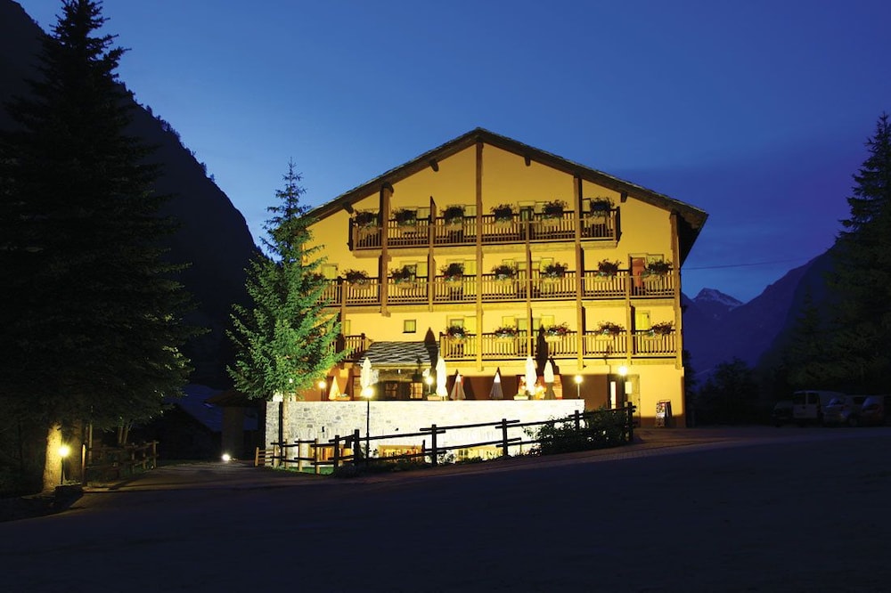 

Milano - Cogne - Green Hotel Herbetet