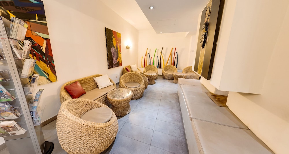 

Bologna - La Valletta - St. Julian's Bay Hotel