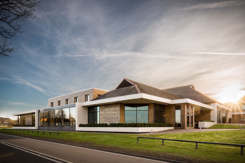 

Bari - Glasgow - Radstone Hotel