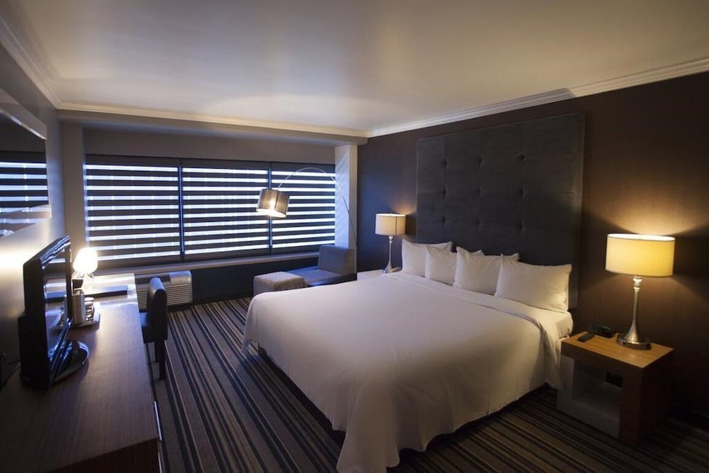 

Bari - Huntington Beach - Hotel Huntington Beach