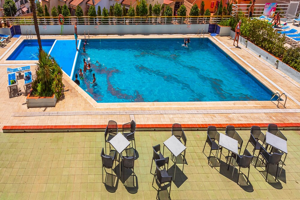 

Milano - Roses - Xon's Platja ApartHotel
