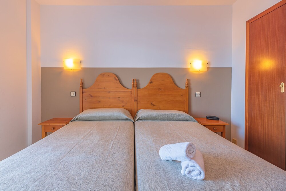 

Roma - Roses - Xon's Platja ApartHotel