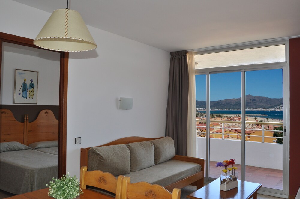 

Milano - Castelló d'Empúries - Xon's Platja ApartHotel