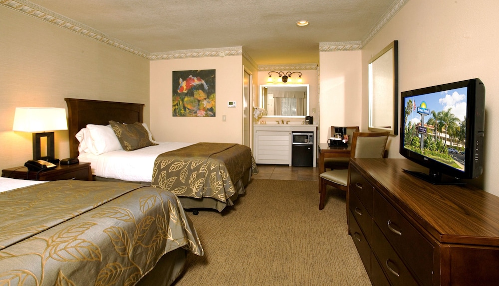 

Roma - San Diego - Days Inn By Wyndham San Diego Hotel Circle Near Seaworld