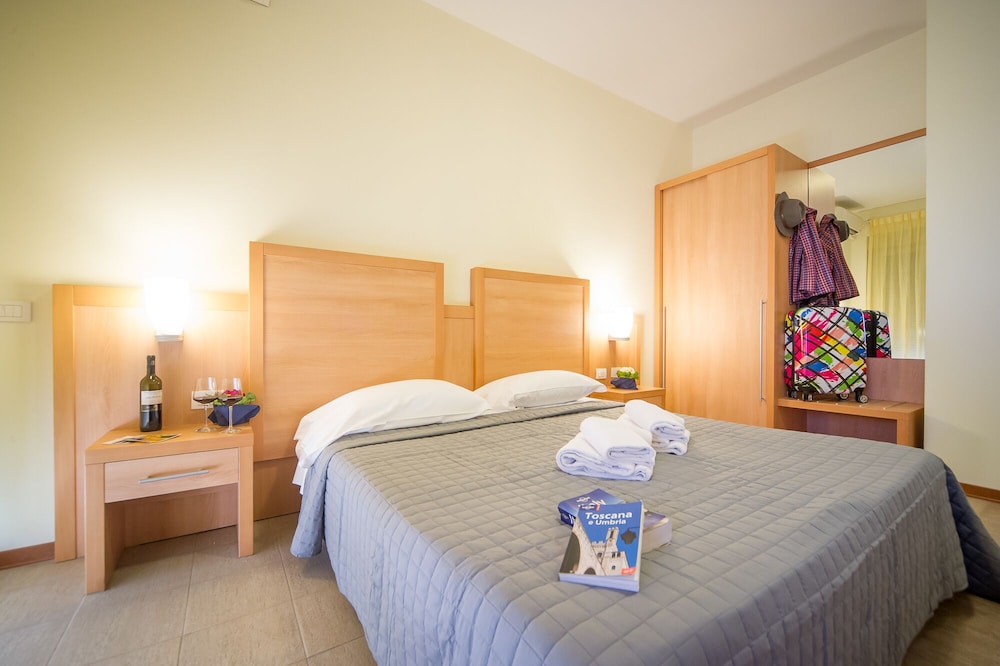 

Palermo - Volterra - Hotel Foresteria