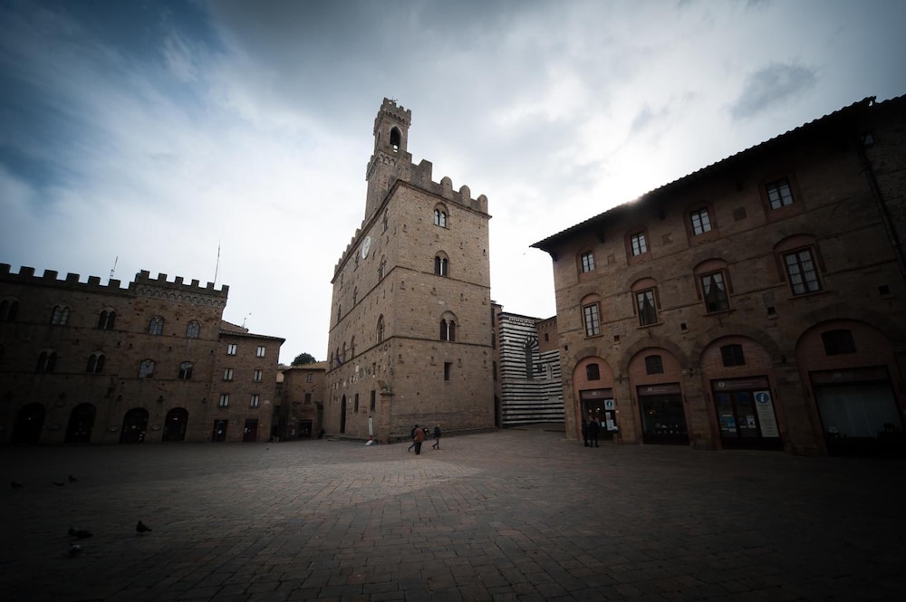 

Palermo - Volterra - Hotel Foresteria