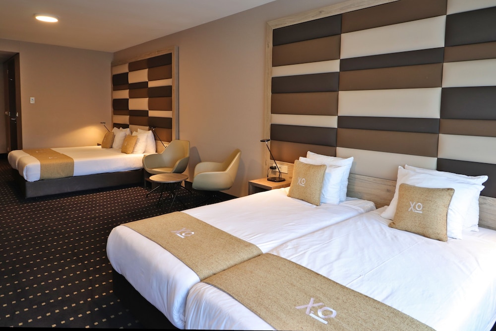 

Napoli - Amstelveen - XO Hotels Blue Square