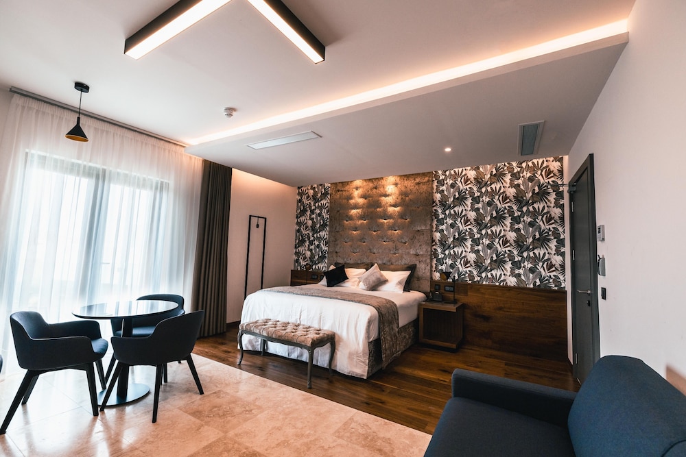 

Genova - Mellieha - The Village Boutique and SPA