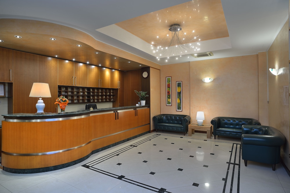 

Lamezia Terme - Bologna - Astor Hotel