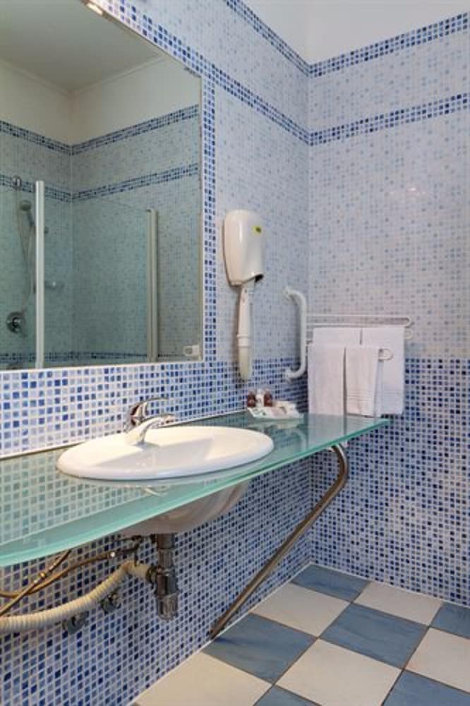 

Cagliari - Parma - Hotel Villa Ducale