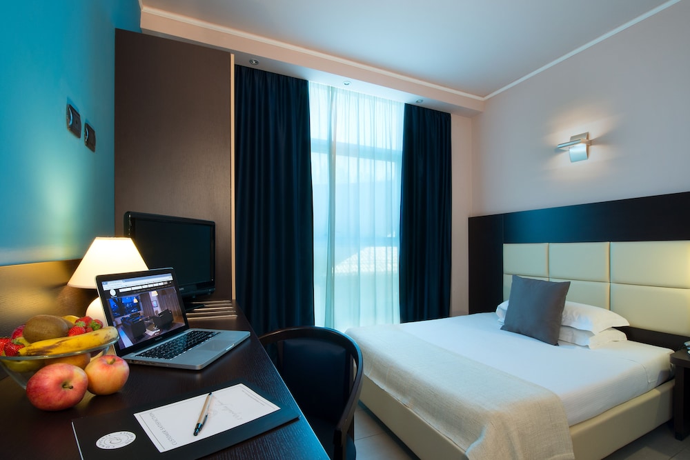 

Cagliari - Parma - CDH Hotel Villa Ducale