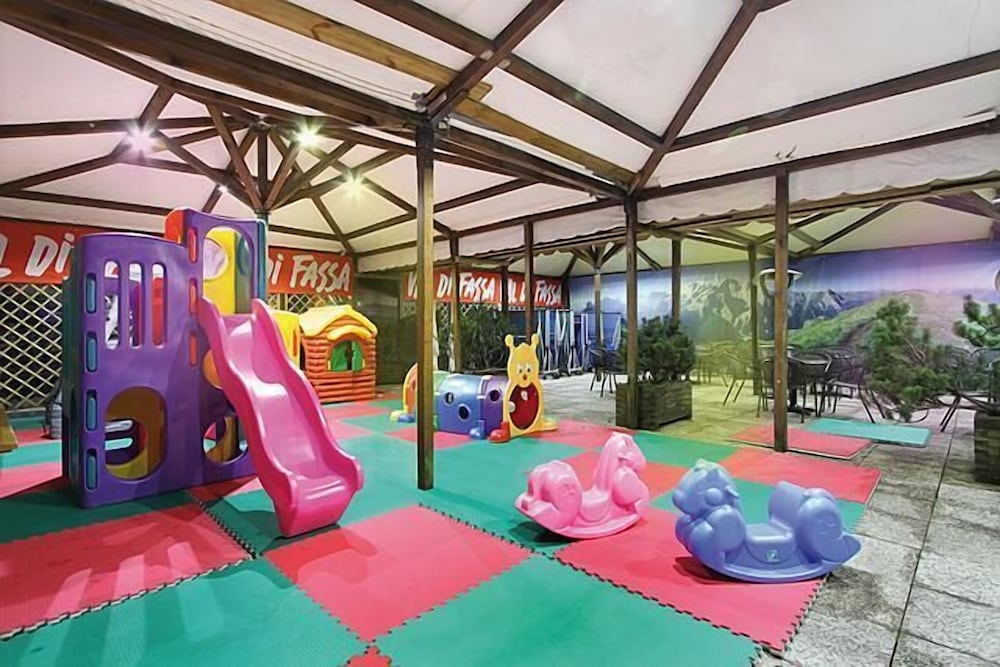 

Bari - Selva di Val Gardena, Montagna Italia - Hotel il Caminetto Sport