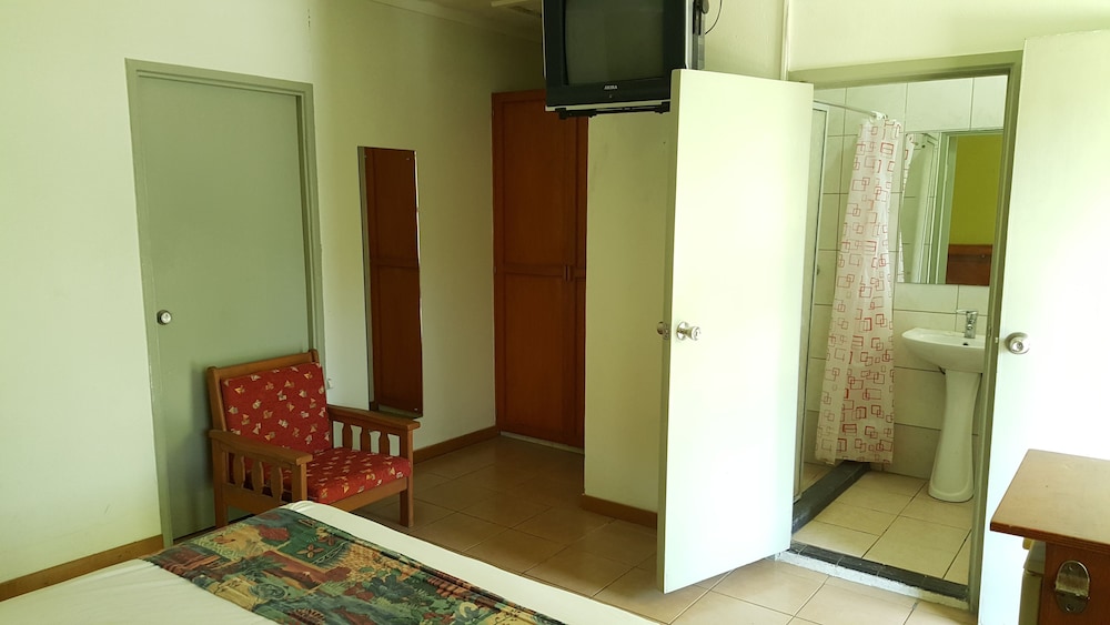 

Milano - Nadi - Hexagon International Hotel