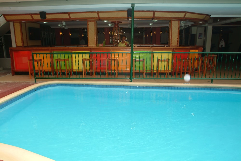 

Roma - Nadi - Hexagon International Hotel