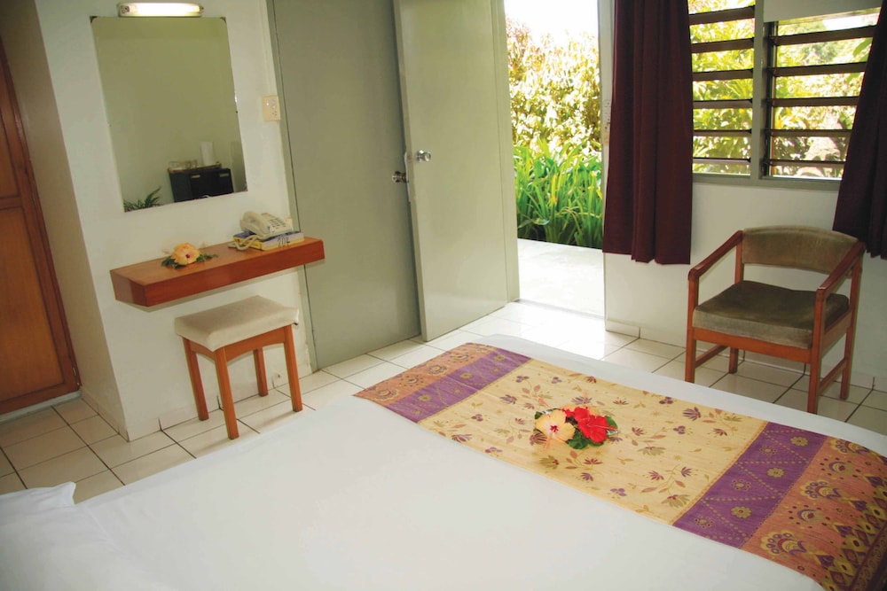 

Catania - Nadi - Hexagon International Hotel