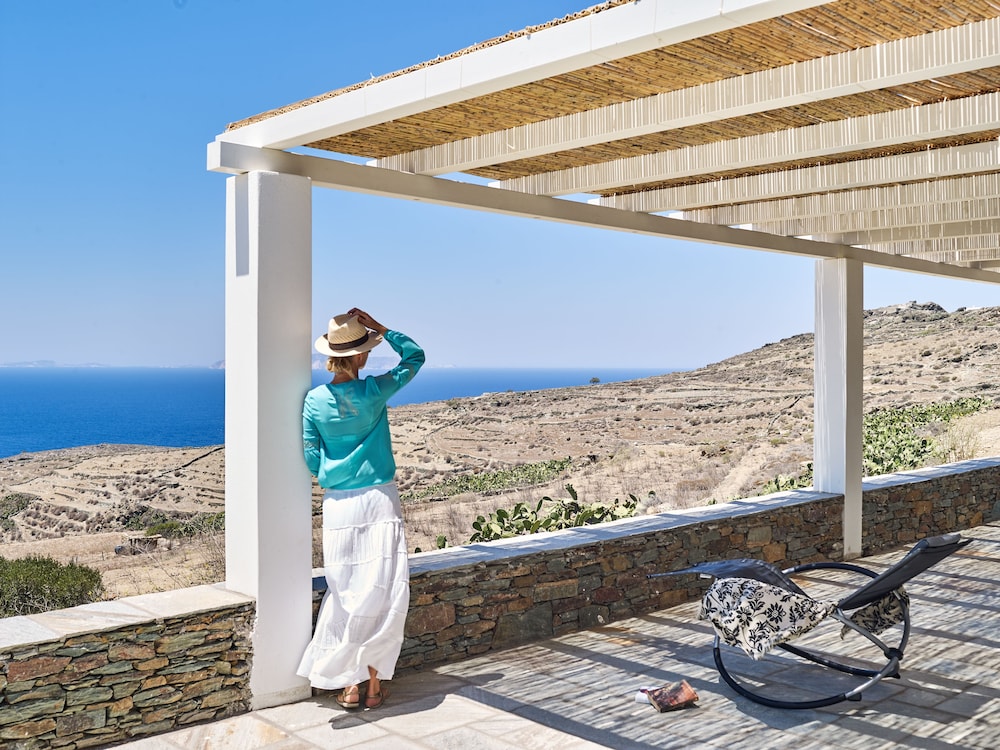 

Milano - Isola di Folegandros - Green Luxury Villas