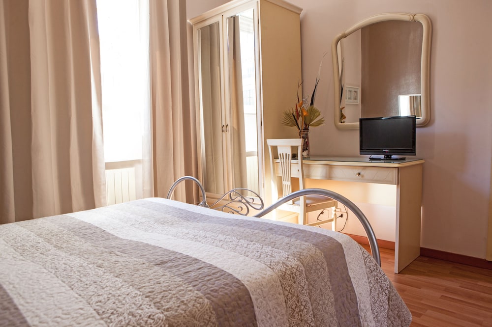 

Lamezia Terme - Torino - Hotel Adriano