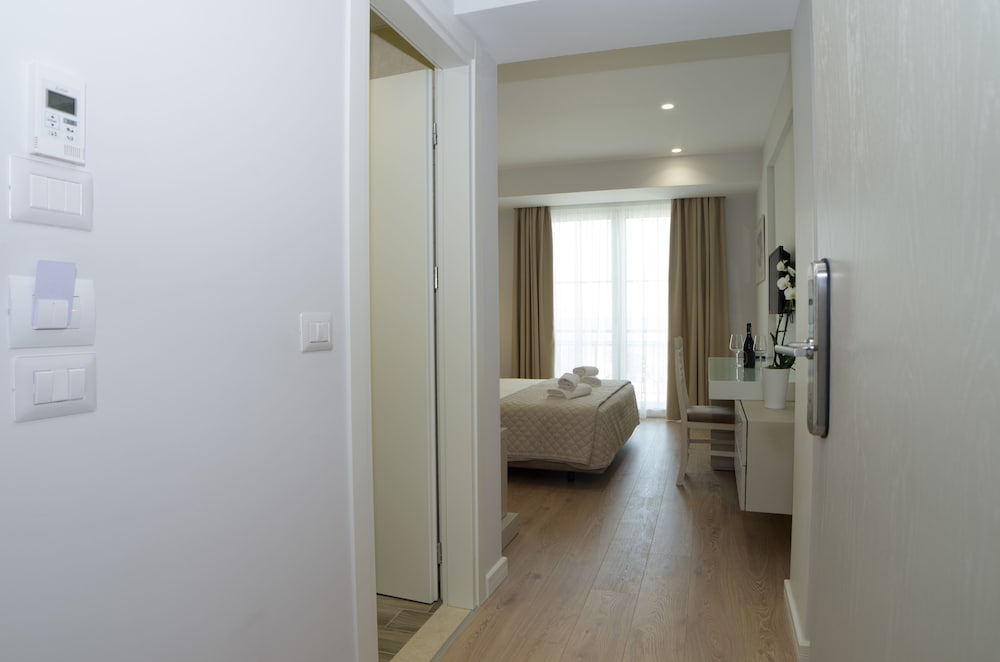 

Pescara - Sarandë - Vila Kalcuni