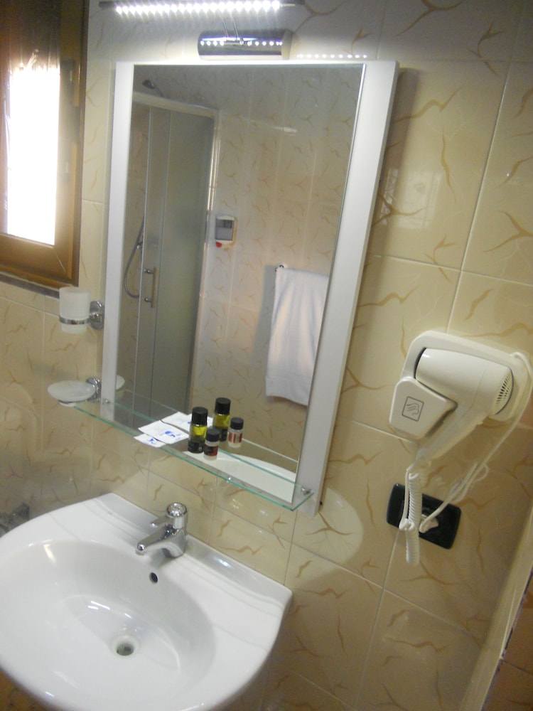 

Genova - Valona - Hotel Onorato