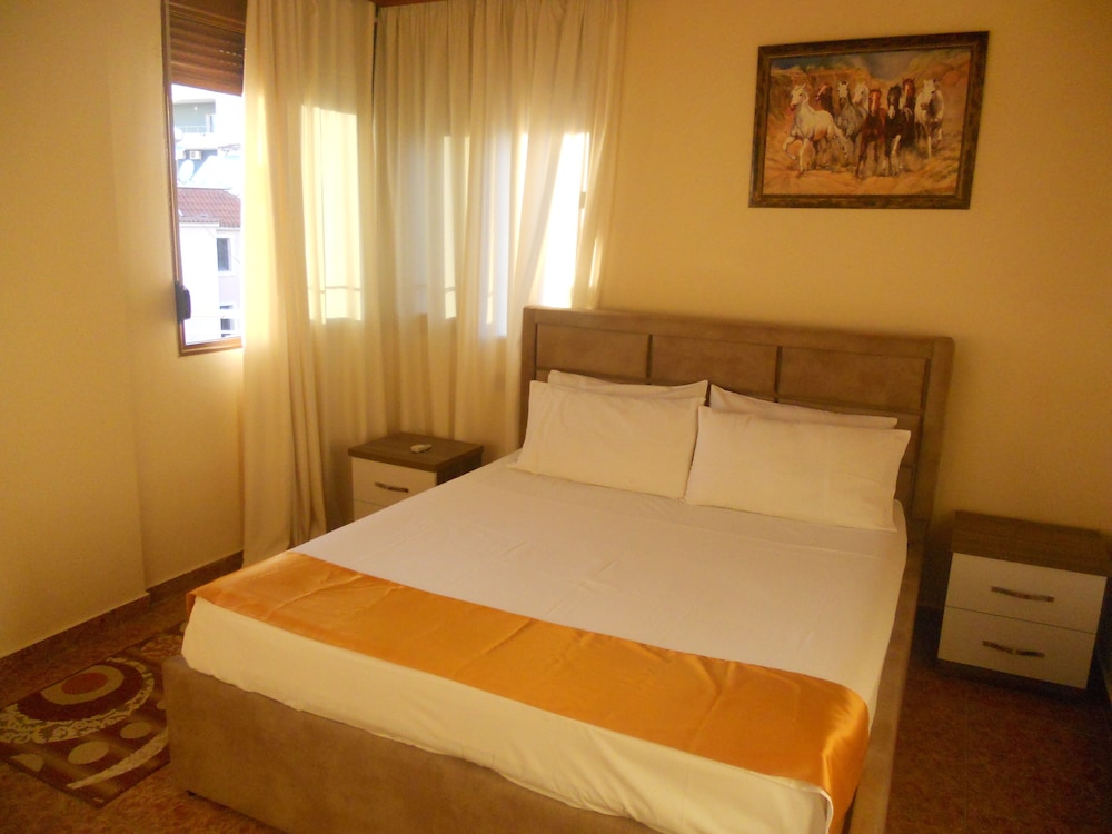 

Bologna - Riviera Albanese - Hotel Onorato