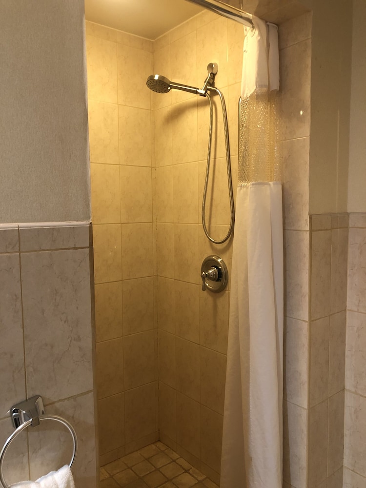 

Milano - West Hollywood - Mikado Hotel