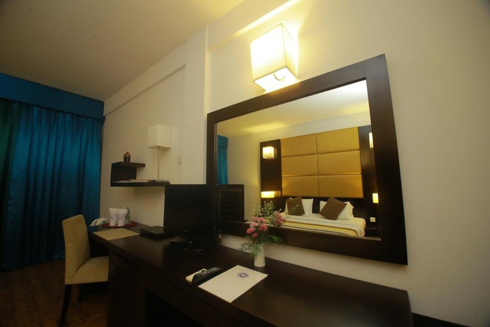 

Milano - Hambantota - Peacock Beach Resort & Spa