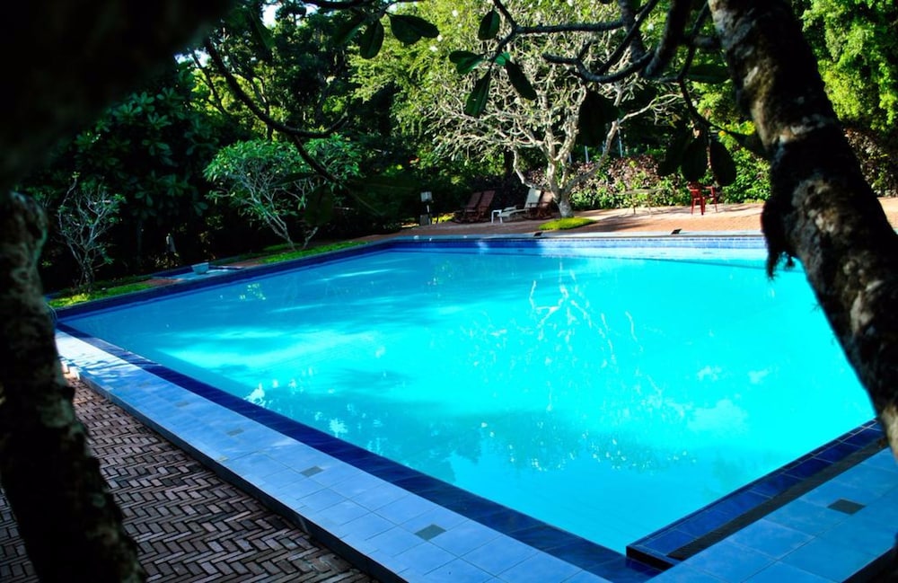 

Roma - Hambantota - Peacock Beach Resort & Spa