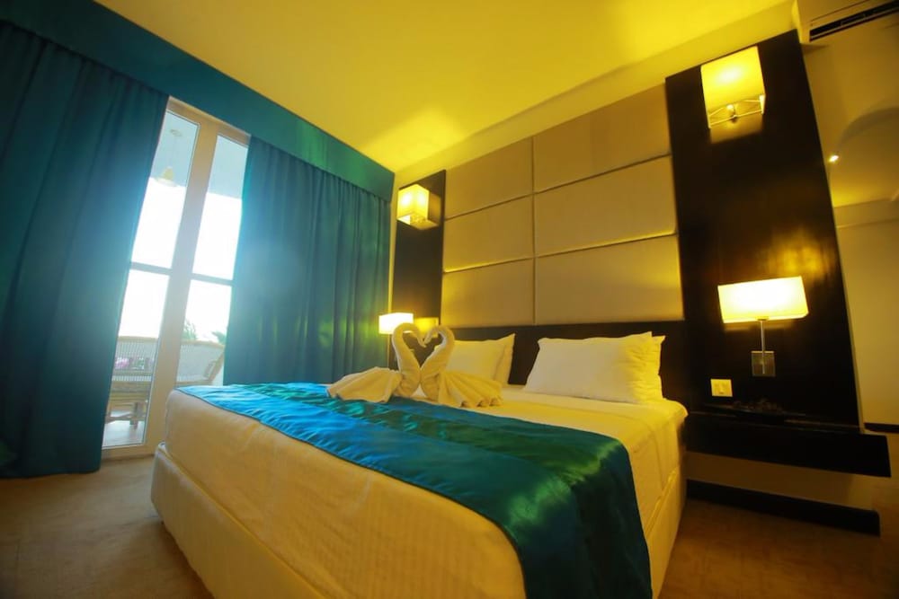 

Venezia - Hambantota - Peacock Beach Resort & Spa