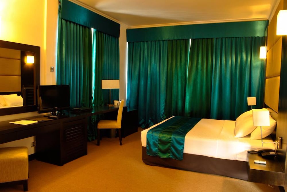 

Milano - Hambantota - Peacock Beach Resort & Spa