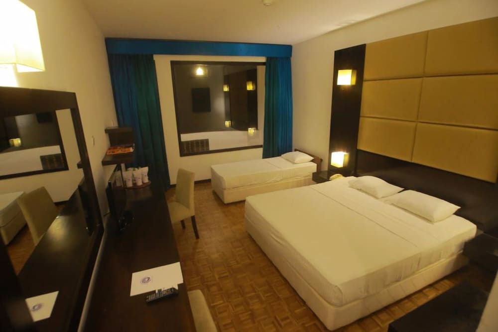 

Milano - Hambantota - Peacock Beach Resort & Spa