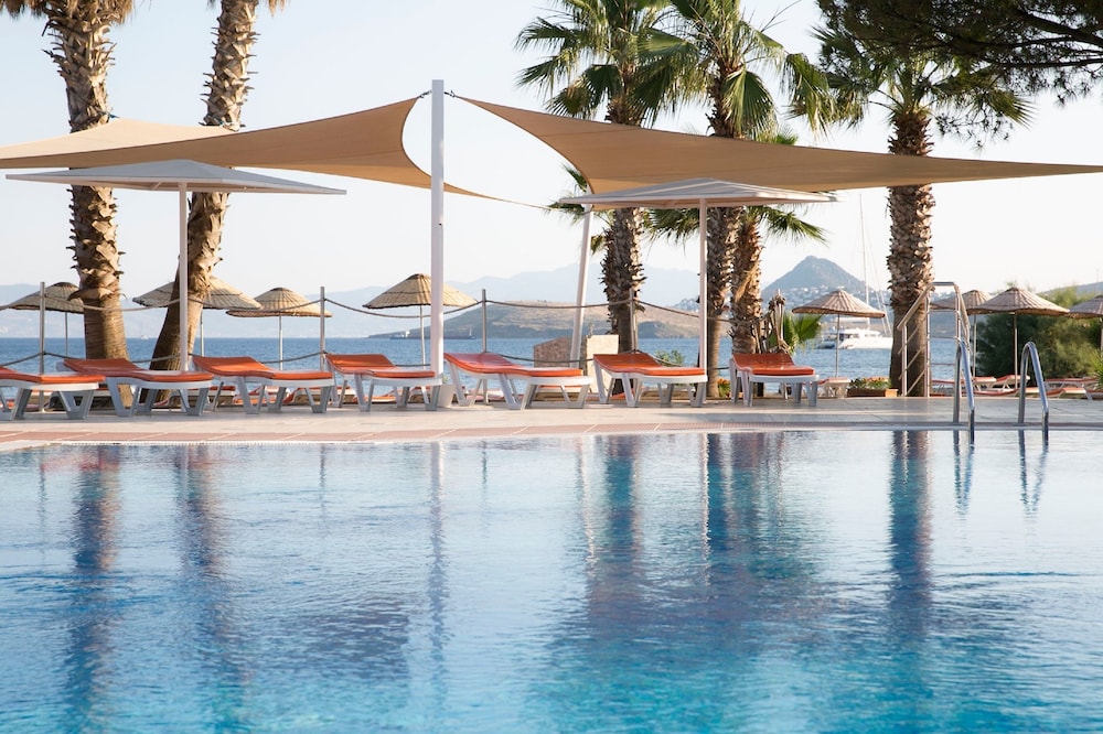 

Milano - Turgutreis - Bodrum Sea Side Beach Club Hotel