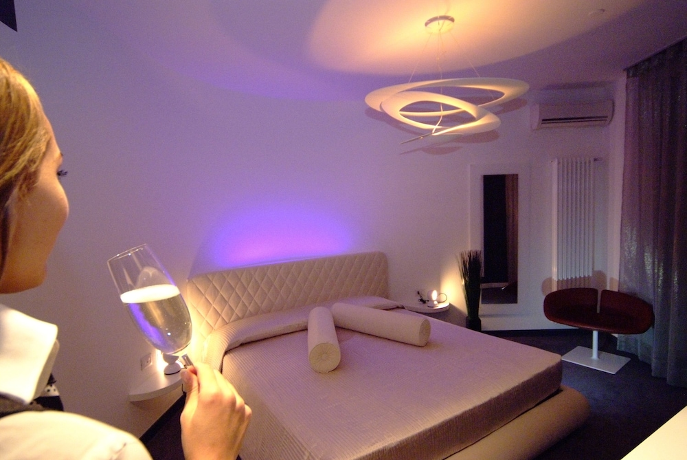 

Roma - Aprica - Design Suite Tirano