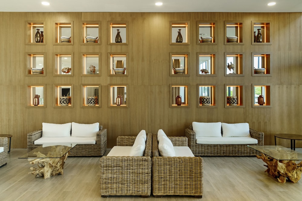 

Bari - Retamar - Cabogata Beach Hotel
