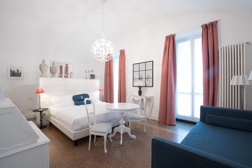 

Torino - Finale Ligure - Hotel Marina Charming Rooms