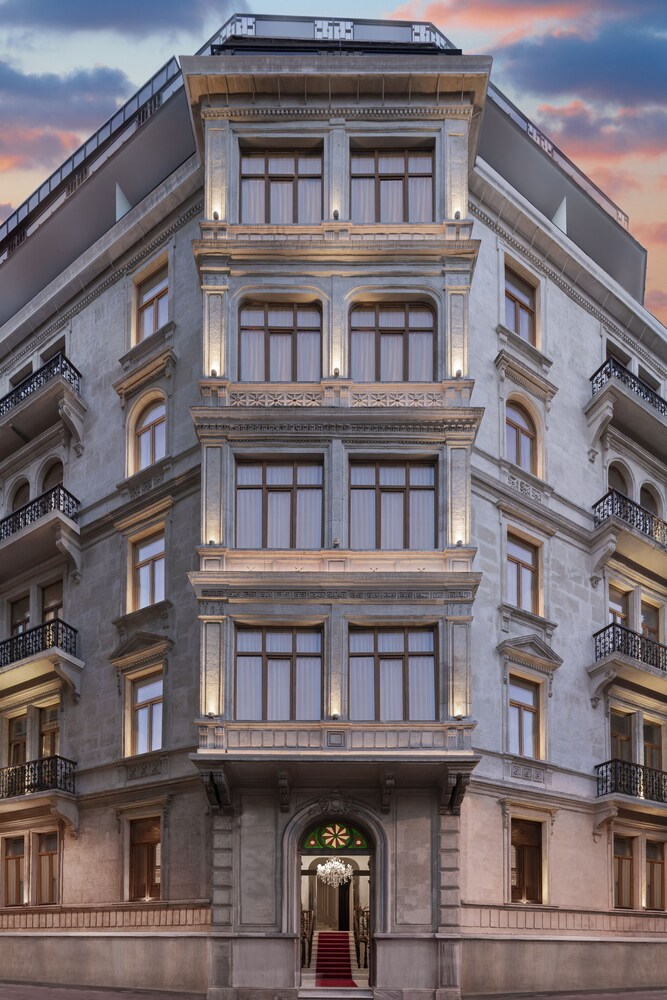 

Palermo - Istanbul - AKKA Lush Hotel Taksim