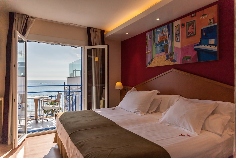 

Napoli - Sitges - Platjador Hotel