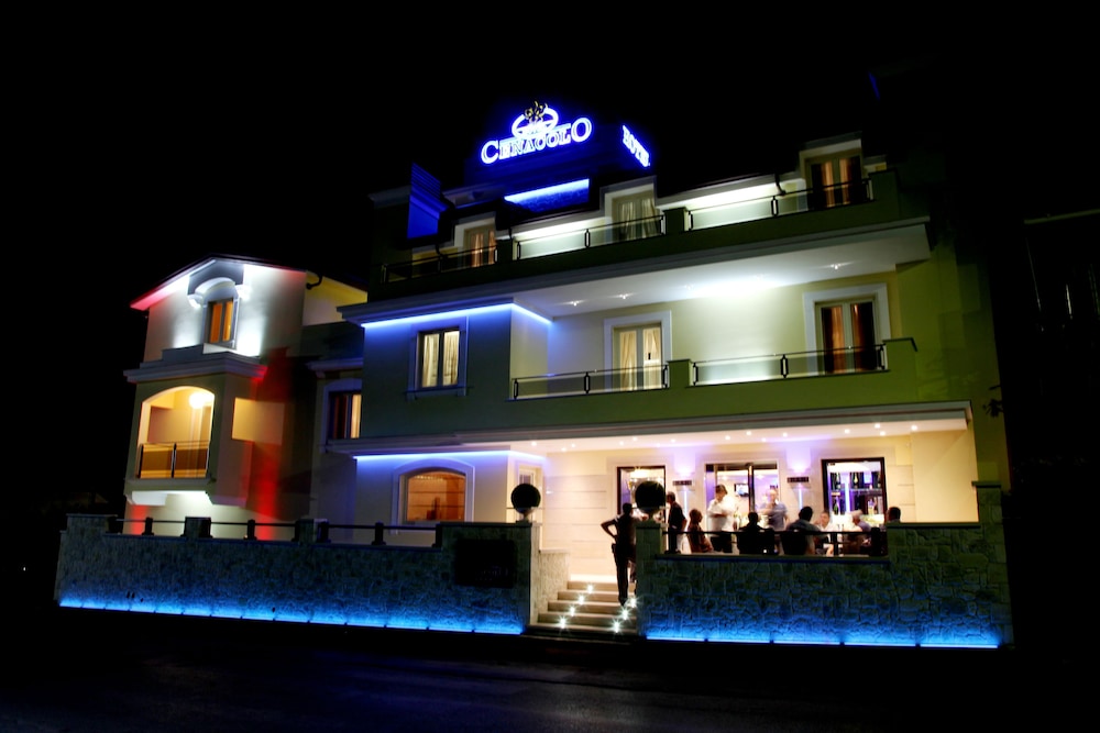

Milano - Brusciano - Hotel Cenacolo