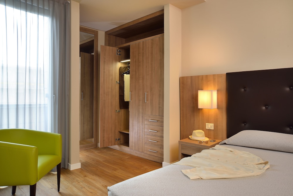

Catania - Pesaro - Hotel Rossini
