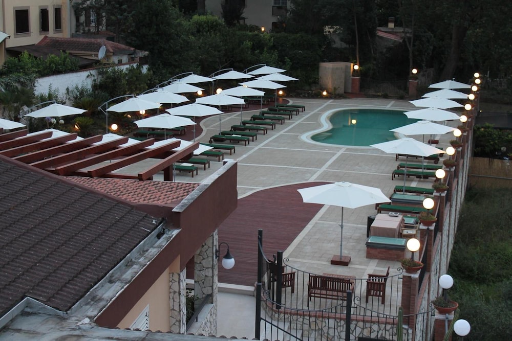 

Brindisi - Caserta - Hotel Ristorante Belvedere